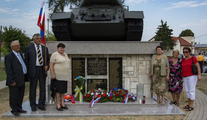 1. fotografia fotogalérie Odhalenie pamätníka padlým v 2. svetovej vojne