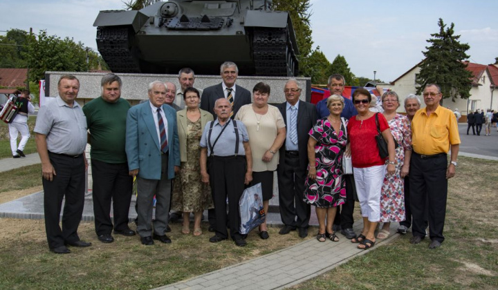 3. fotografia fotogalérie Odhalenie pamätníka padlým v 2. svetovej vojne