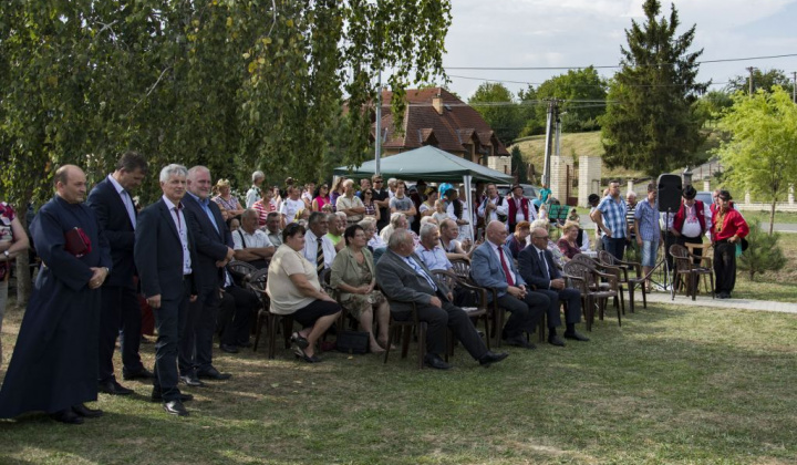 8. fotografia fotogalérie Odhalenie pamätníka padlým v 2. svetovej vojne